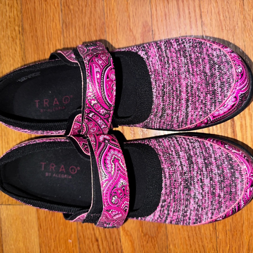 Traq by Alegria Pink and Black Knit Mary Janes